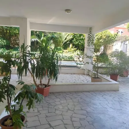 R&d Golden House Apartment *