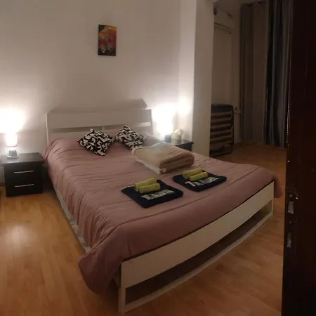 R&d Golden House Apartment *