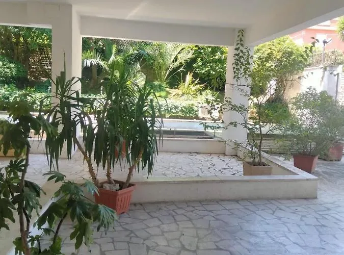 R&d Golden House アパート *