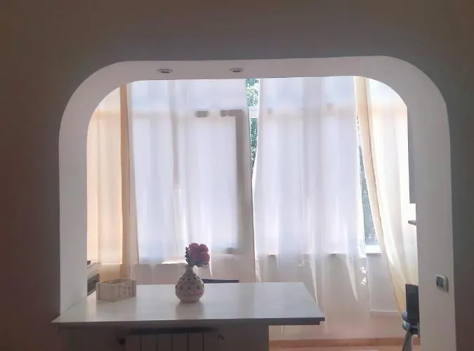 R&d Golden House アパート ローマ