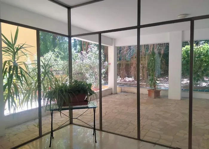 R&d Golden House アパート