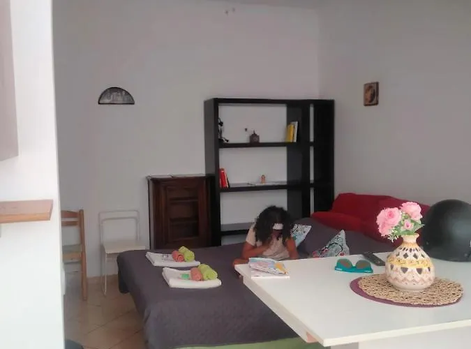 アパート R&d Golden House