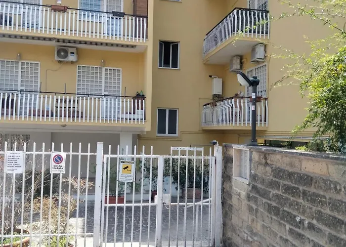 アパート R&d Golden House ローマ