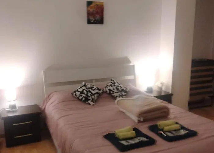 アパート R&d Golden House ローマ